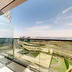 Fam Living - Nobles Tower Retreat With Stunning Meydan Views