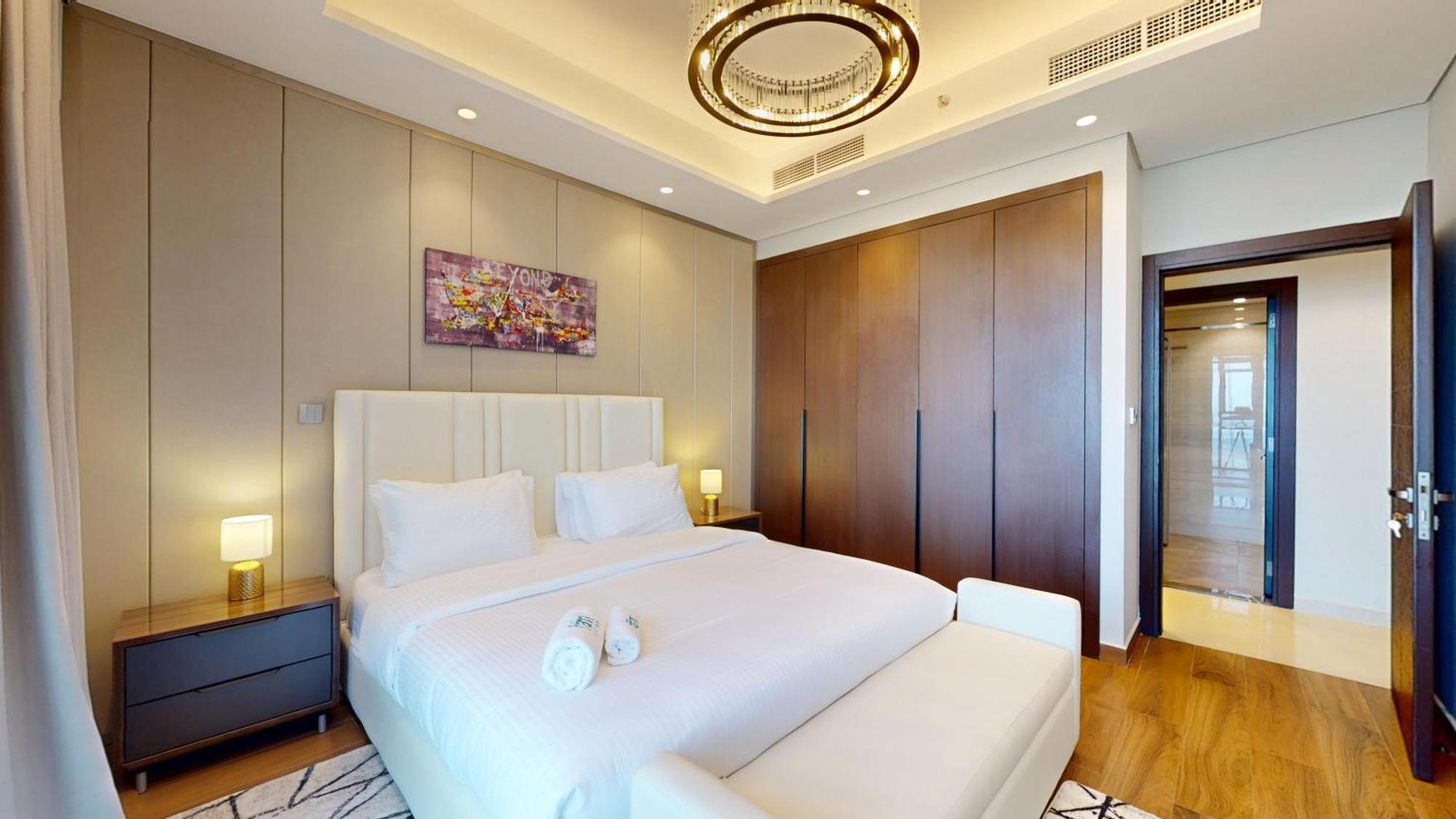 Apartment Fam Living - Nobles Tower Retreat With Stunning Meydan Views Dubai