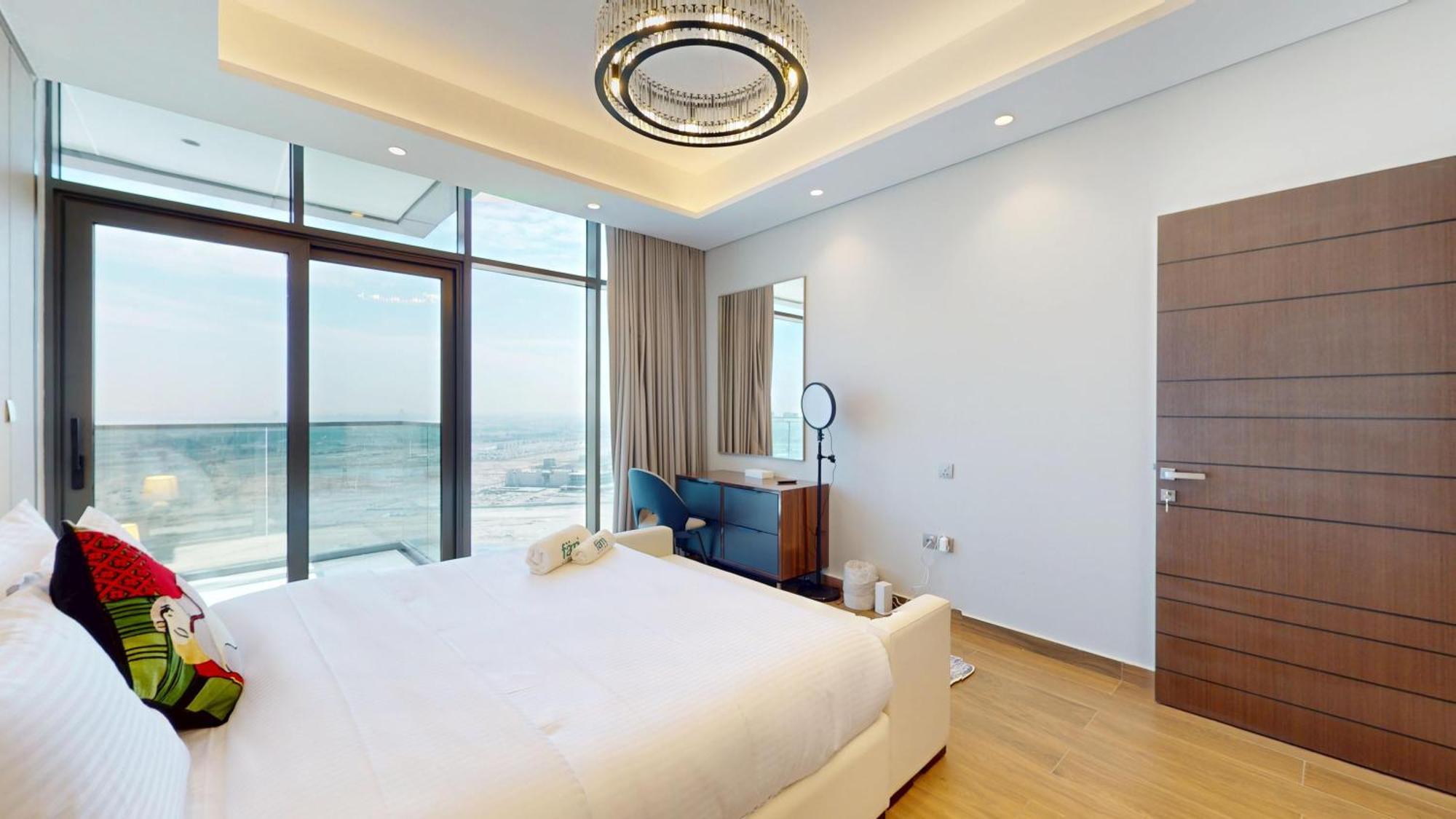 Fam Living - Nobles Tower Retreat With Stunning Meydan Views Dubai