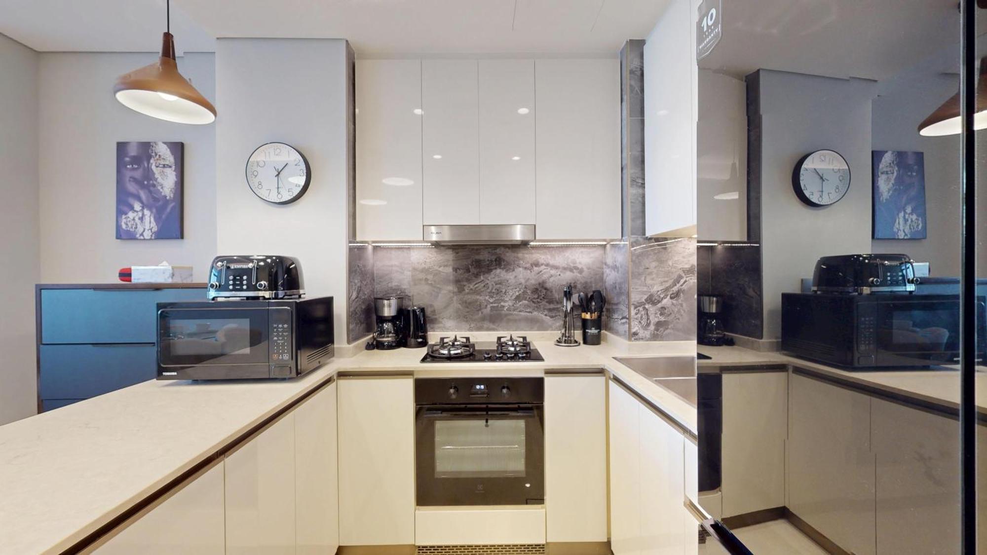 Fam Living - Nobles Tower Retreat With Stunning Meydan Views Dubai